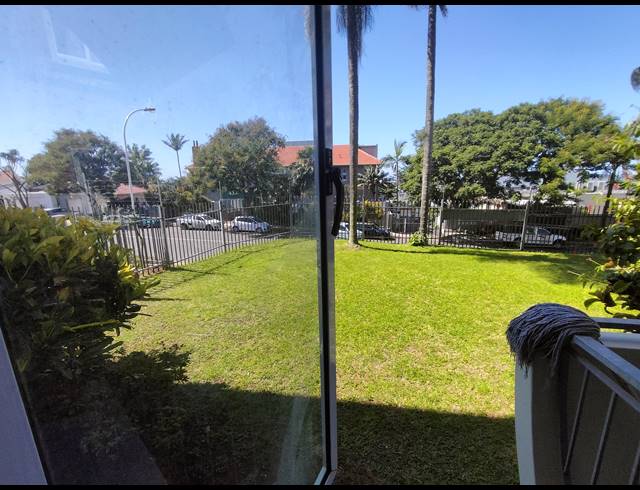 1 BEDROOM APARTMENT TO LET IN ESSENWOOD